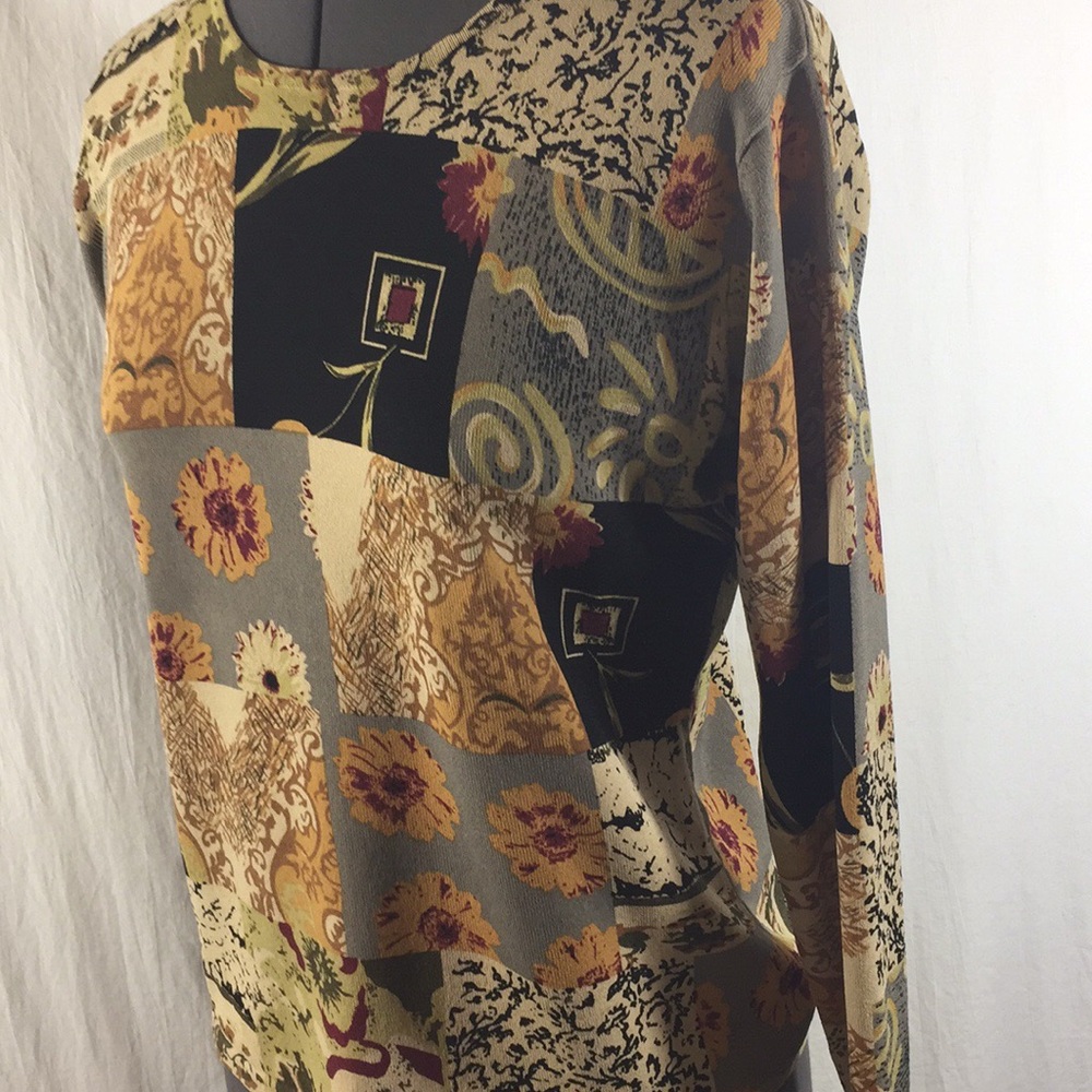 Joseph A.Long Sleeve Graphic Block Top Size M